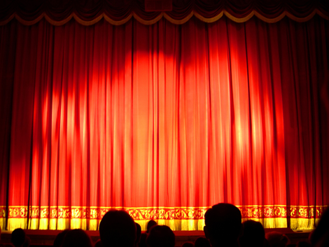 theatre_curtain470pix